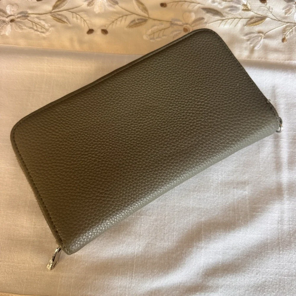 Thirty One 31 All about the Benjamins Wallet Ooh La La Olive  AATB